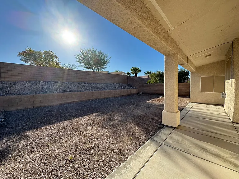 2772 Broadmoor Dr — Photo 32