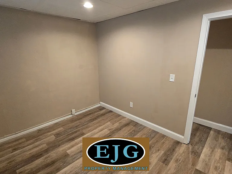 504 Main St #1 — Photo 12