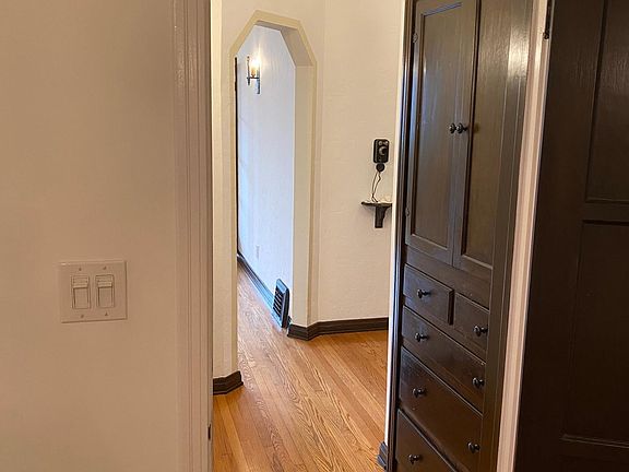 5th image of 655 S Dunsmuir Ave APT 102