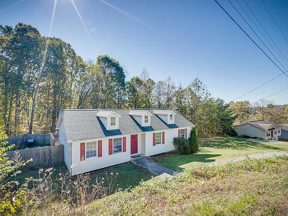 2nd image of 1121 Faye St