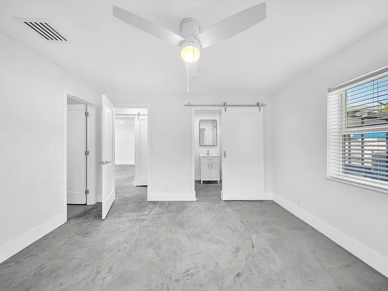 1721 N 16th Ct — Photo 17