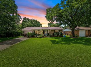 13824 Dennis Ln, Farmers Branch, TX 75234
