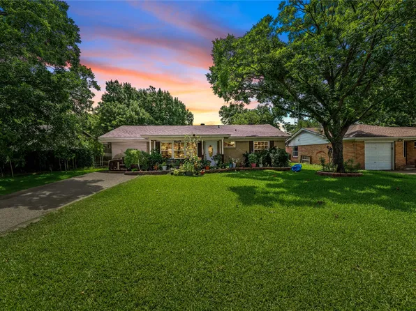 13824 Dennis Ln, Farmers Branch, TX 75234