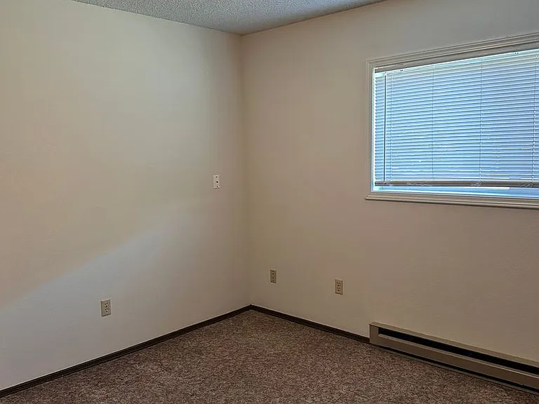 20 Hoffman Dr #1-4 — Photo 7