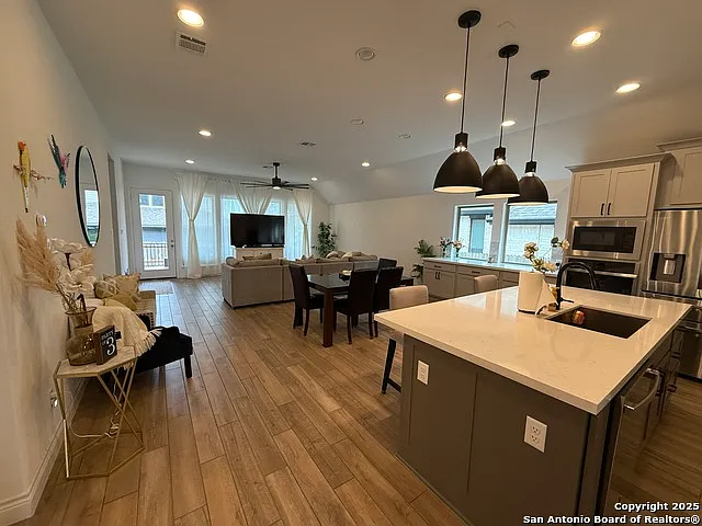 2216 Prado Dr — Photo 18
