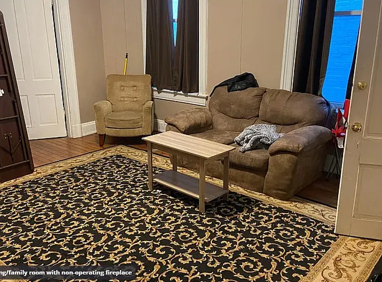 2235 Victor St — Photo 4