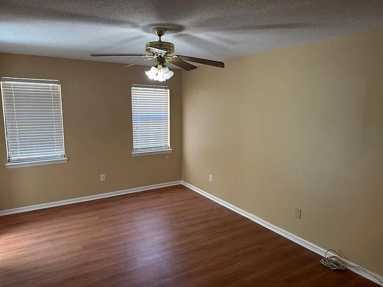 2962 Bridgeport Dr — Photo 12