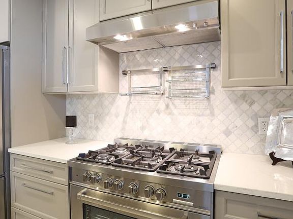 3rd image of 9 Buttles Ave APT 409