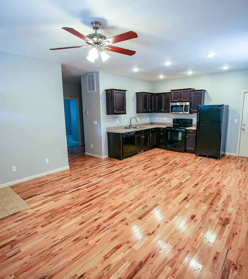 2 bed, 1200 sqft, $1,250 — Photo 3