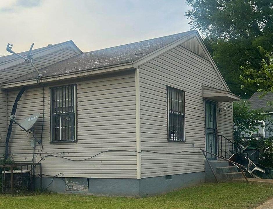 2nd image of 790 Buntyn St