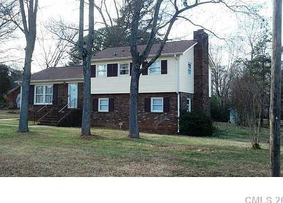 2nd image of 4615 Cloverdale Ave