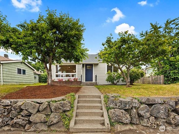 4th image of 7843 Yakima Avenue