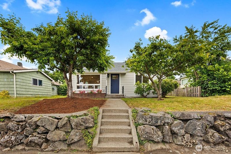 4th image of 7843 Yakima Avenue