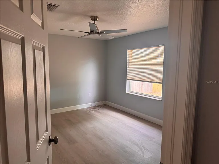 1133 E Rohe St #A — Photo 13