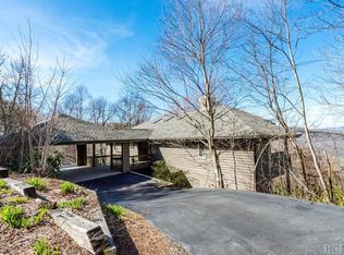220 Summit Ridge Rd, Lake Toxaway, NC 28747