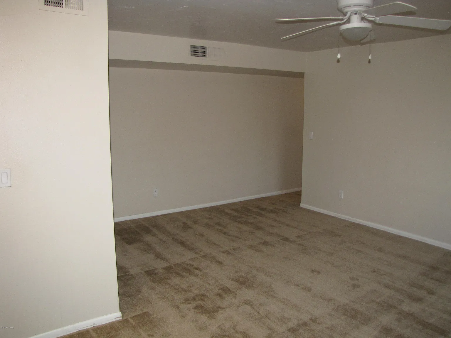 2 bed, 1.0 bath, 838 sqft, $1,100 — Photo 2