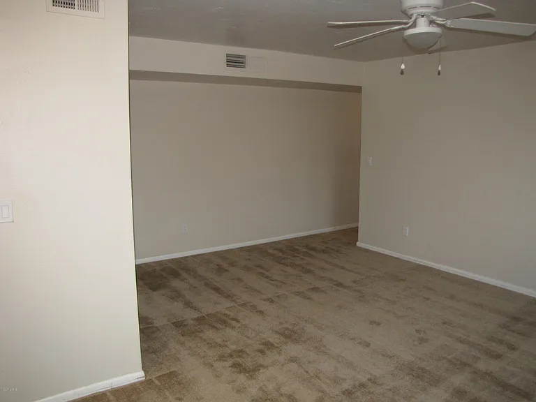 6533 E Calle La Paz #D — Photo 2