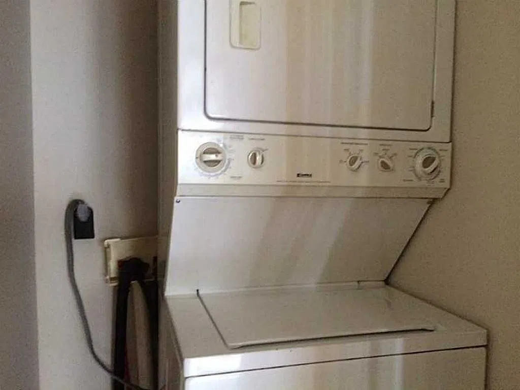 2 bed, 787 sqft, $925 — Photo 3