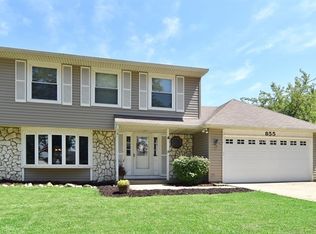 855 Summerfield Dr, Roselle, IL 60172