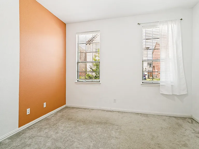 242 Woodson St — Photo 11