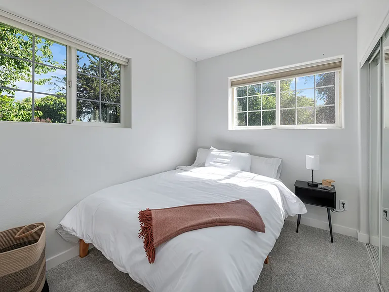 438 S Ella Ave #B — Photo 12