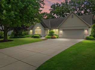 N73W22573 White Ash Ct, Sussex, WI
