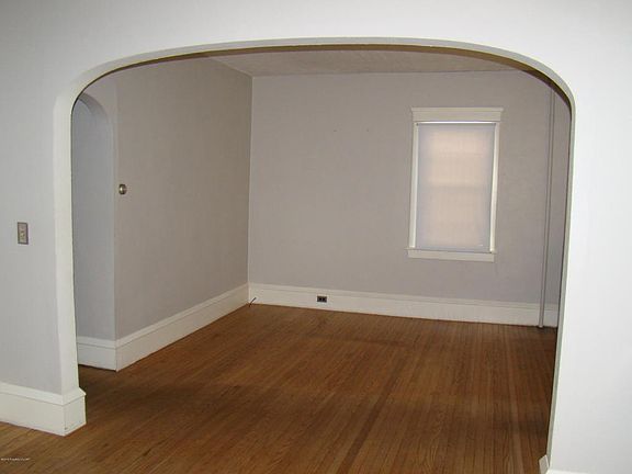 3rd image of 80 Pear St