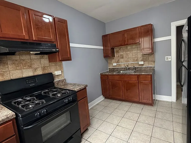 7705 S Laflin St — Photo 7