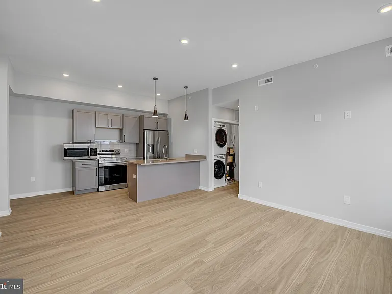 1205 S 15th St #4D — Photo 1