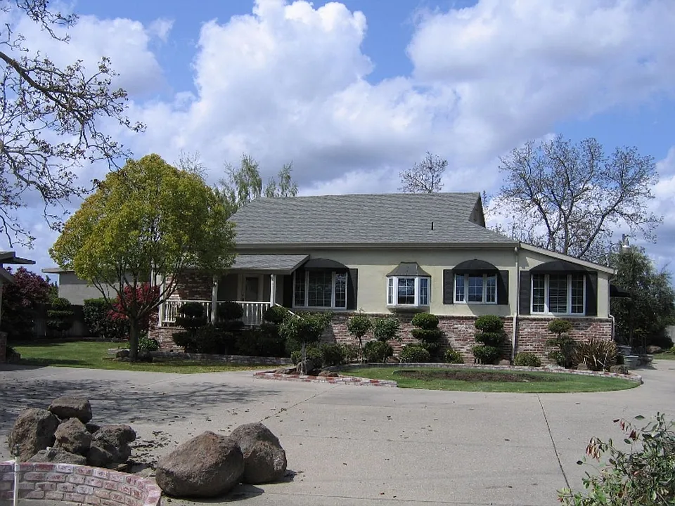 8537 Pezzi Rd