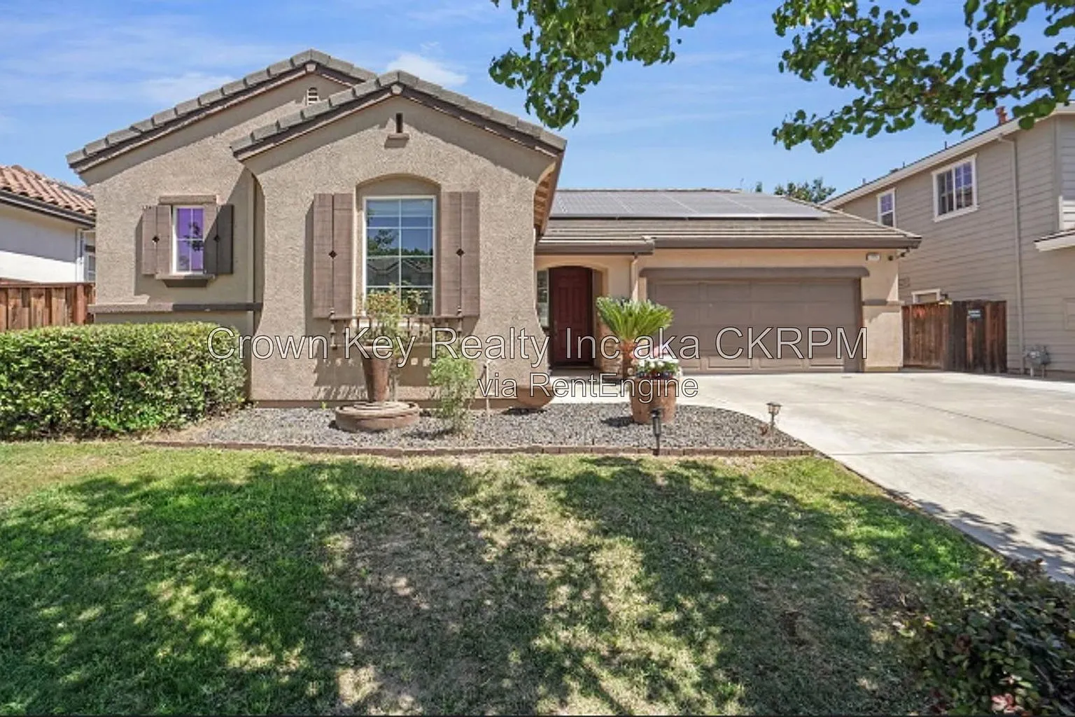 3 bed, 2.0 bath, 1841 sqft, $3,000 — Photo 1