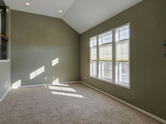 3rd image of 7504 N Bedford Ave