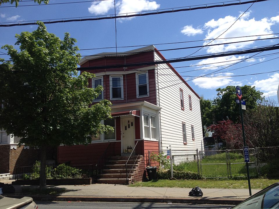 1st image of 12410 15th Ave