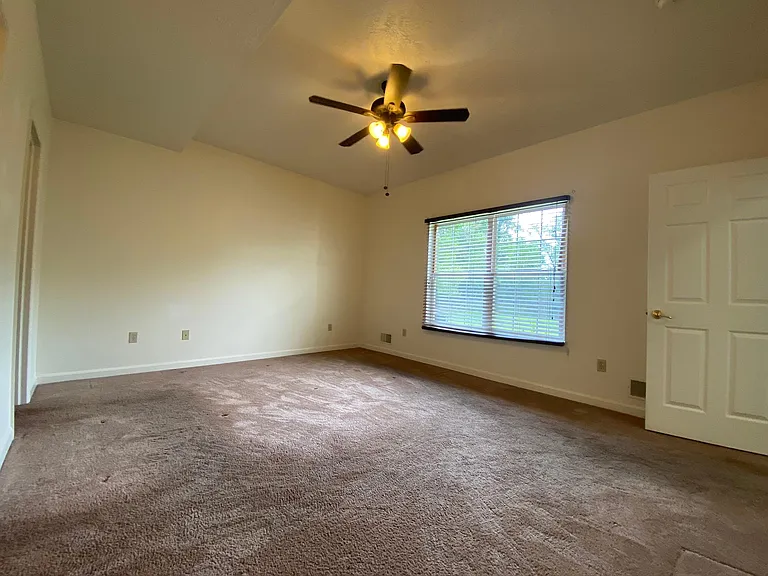106 Amber Ln — Photo 13