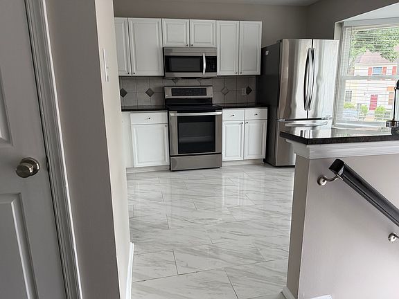 3rd image of 13672 Wildflower Ln