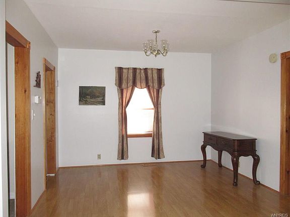 5th image of 49 Riverdale Ave