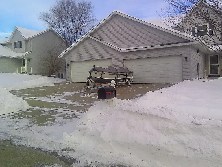 1103 Autumn Dr — Photo 3