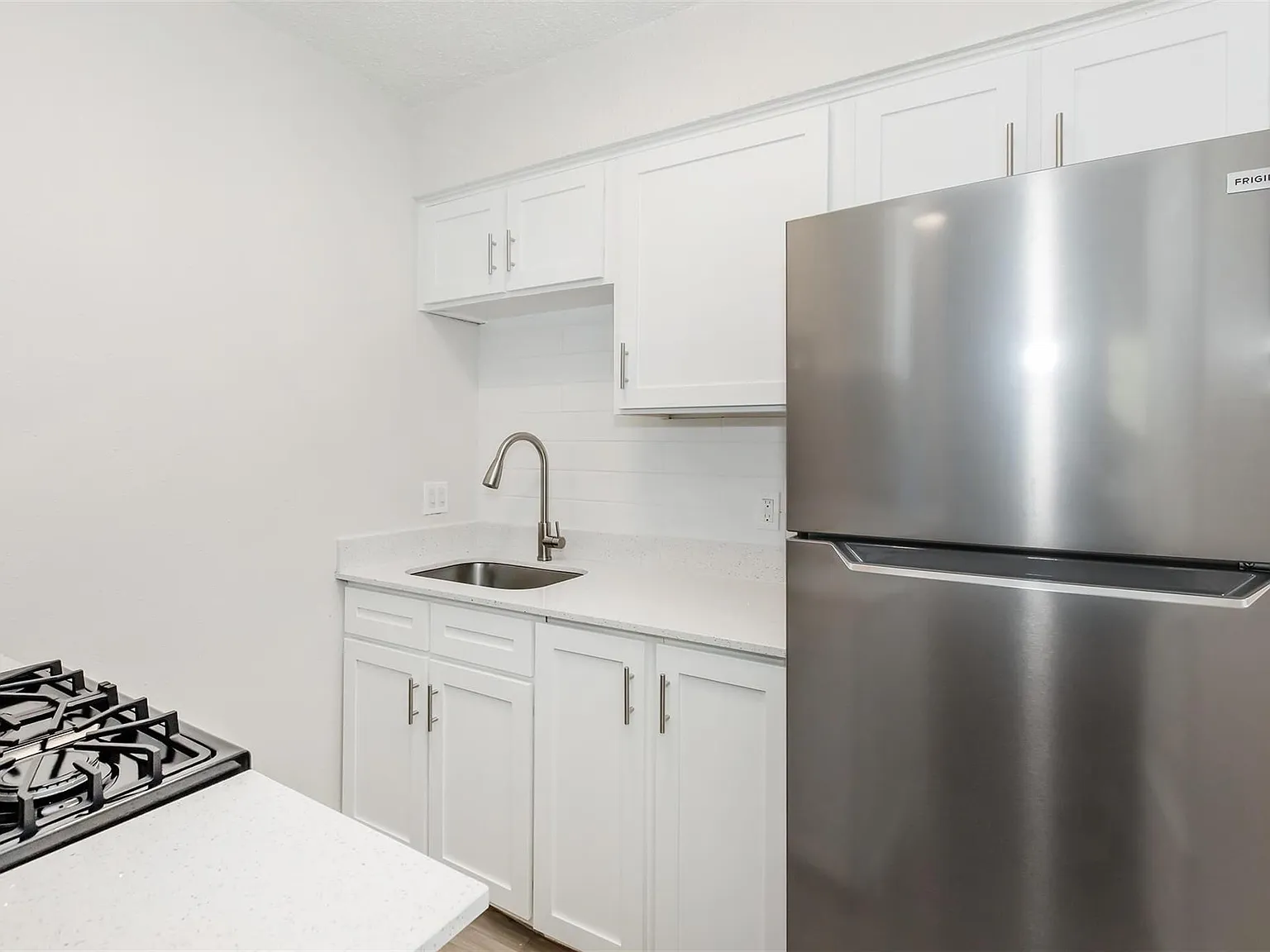 Studio, 1.0 bath, 400 sqft, $999 — Photo 1