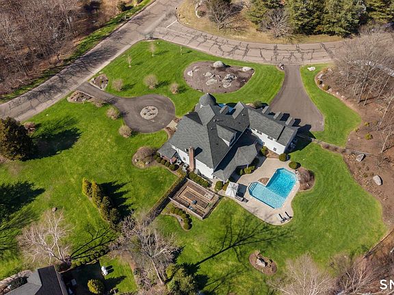 3rd image of 32 Blanket Meadow Road