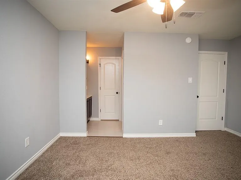 5821 Sunforest Dr — Photo 16