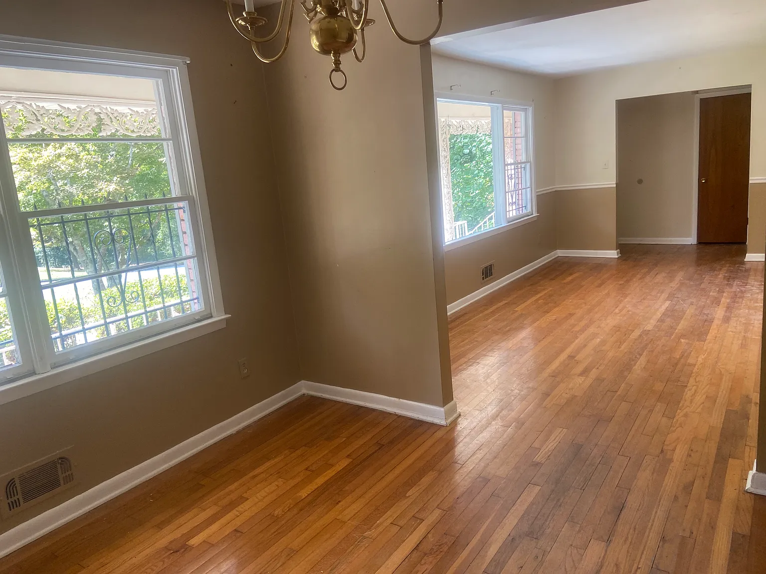 304 Peyton Pl SW — Photo 2