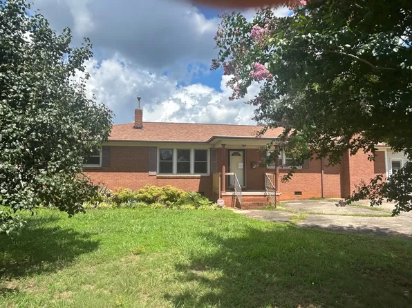 2815 Highland Dr, Lincolnton, NC 28092