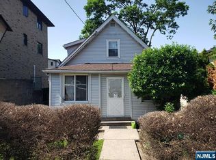 236 E Palisades Blvd, Palisades Park, NJ 07650