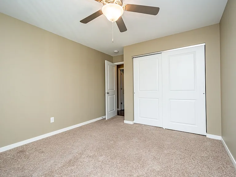 1000 Oakcrest St — Photo 21