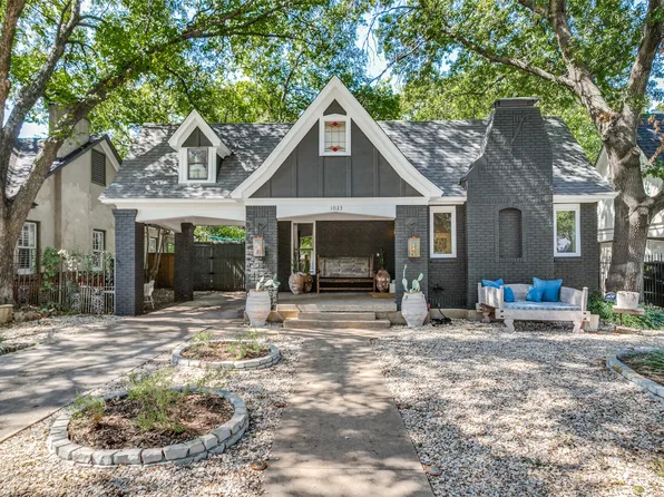 1023 N Edgefield Ave, Dallas, TX 75208