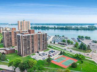 9099 Riverside Dr E #319E, Windsor, ON N8S4P9