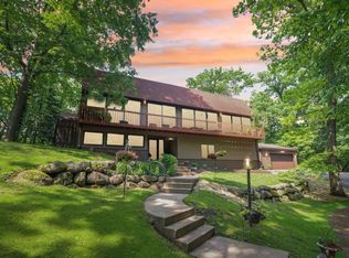 6221 Trail Ridge Ct, Oregon, WI 53575