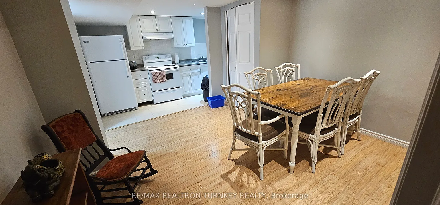 41 Merrylynn Dr #Basement photo 1
