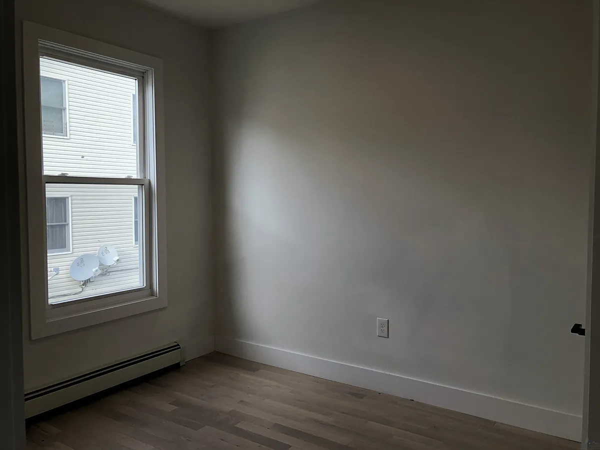 Building Photo - 42 Thorne St #2B