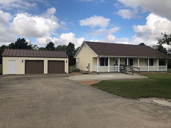 Large concrete drive area 